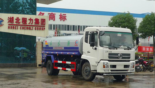 湖北程力東風(fēng)天錦灑水車(chē)火熱搶購(gòu)中