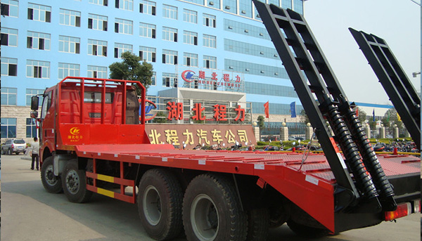 �����������Fƽ���\ݔ܇�ı��B(y��ng)�c��B